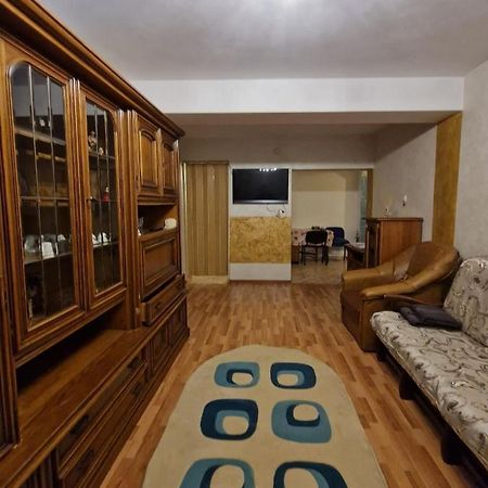Апартаменти Apartament Victoria Тиргу-Жіу Екстер'єр фото