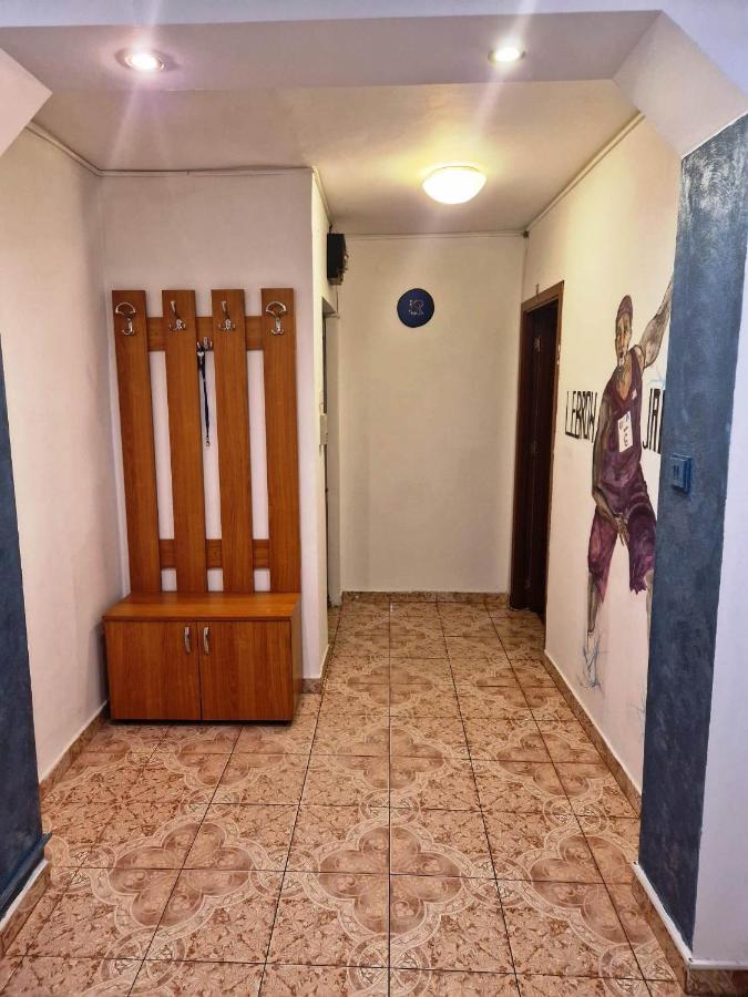 Апартаменти Apartament Victoria Тиргу-Жіу Екстер'єр фото