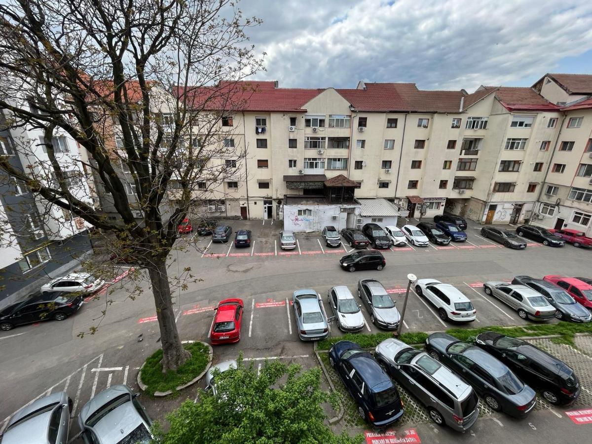 Апартаменти Apartament Victoria Тиргу-Жіу Екстер'єр фото